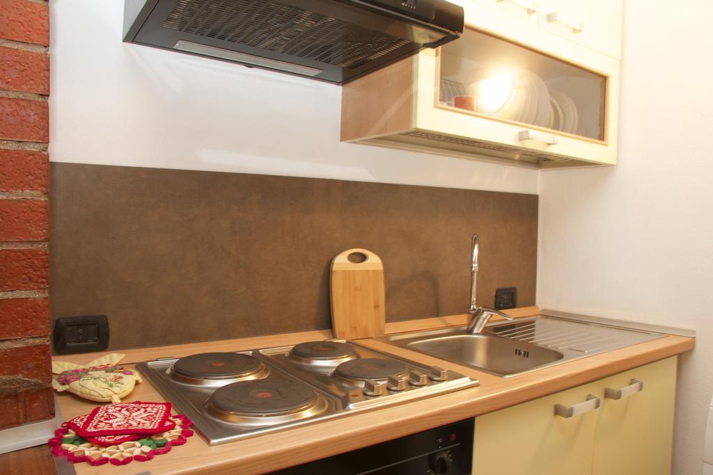 Apartment Via Sant'Alessandro بيرغامو الغرفة الصورة